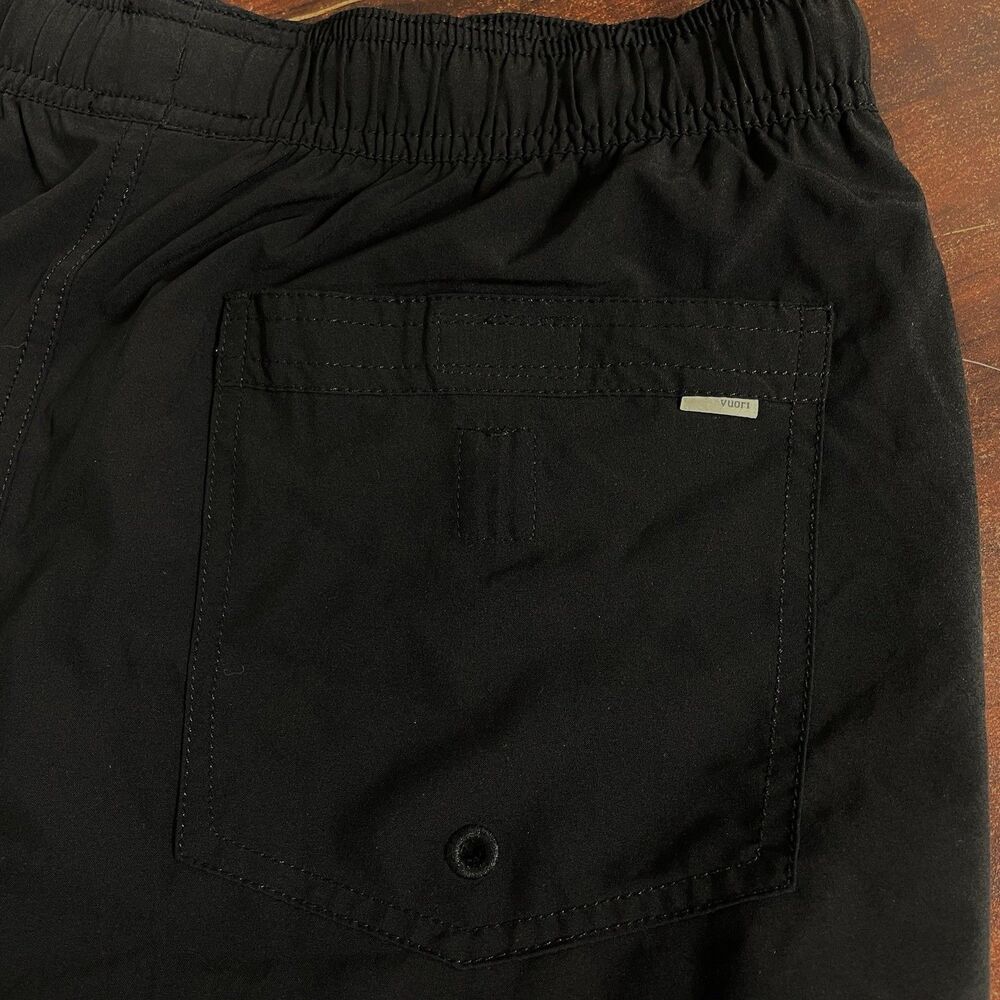 Vuori Kore UnLined 8” Inseam Shorts Men’s Size Medium Athletic Lightweight Black - Picture 11 of 11